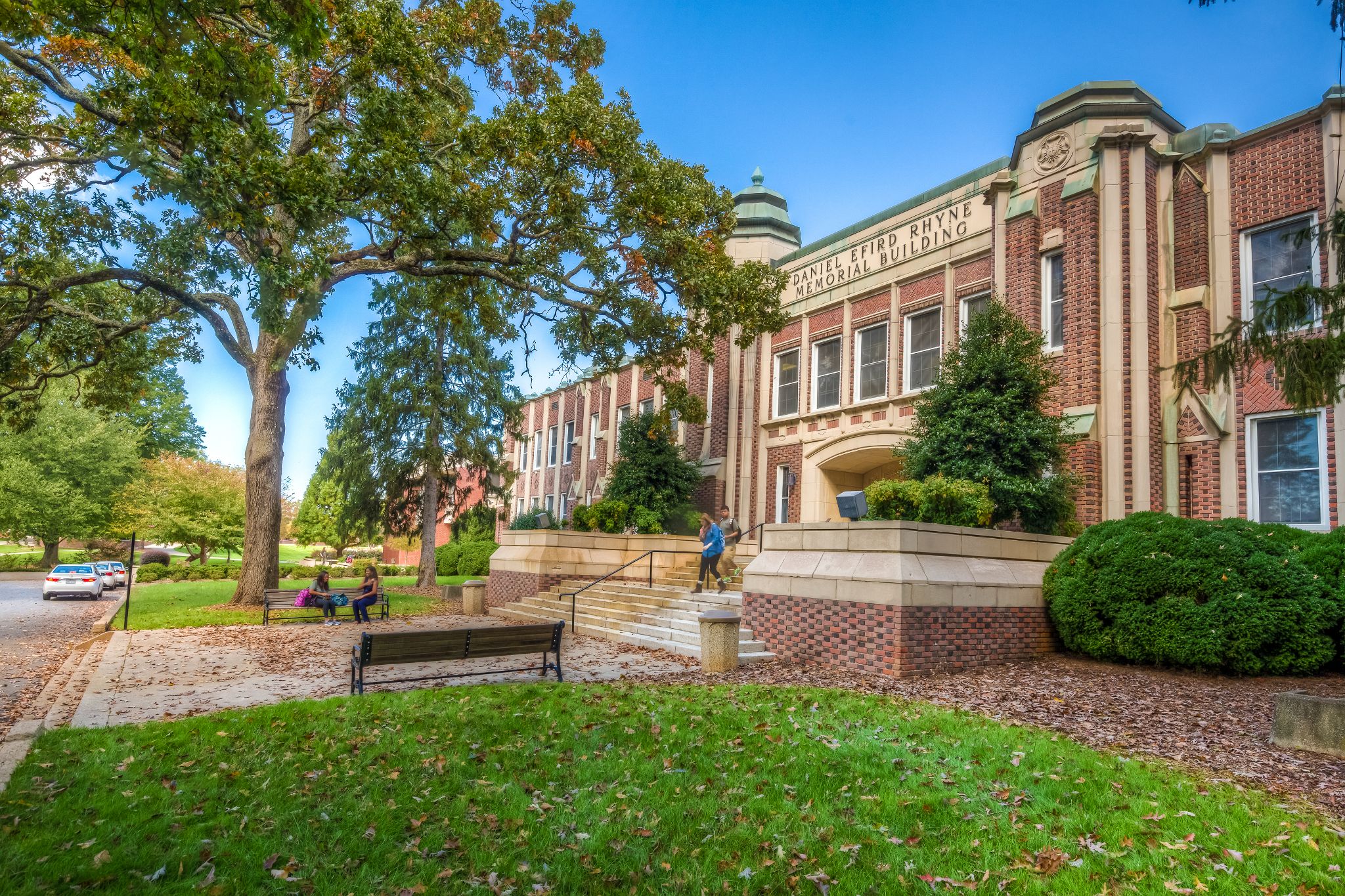 Lenoir-Rhyne University - CollegeLearners.org